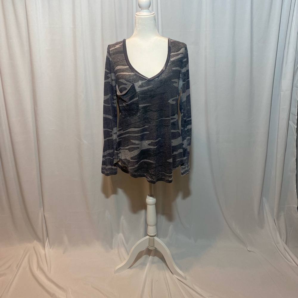 Z Supply Gray Camouflage Long Sleeve Top